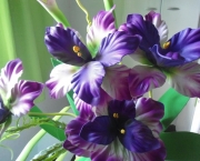 Como as Floriculturas Criam Arranjos de Flor (11)