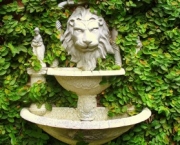 lion_fountain_with_creeping_fig-300x225.jpg
