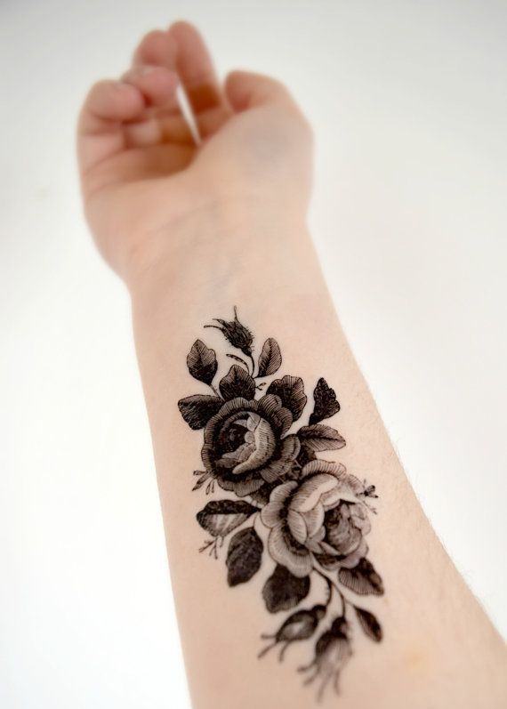 Tatuagem de Flor Preta 